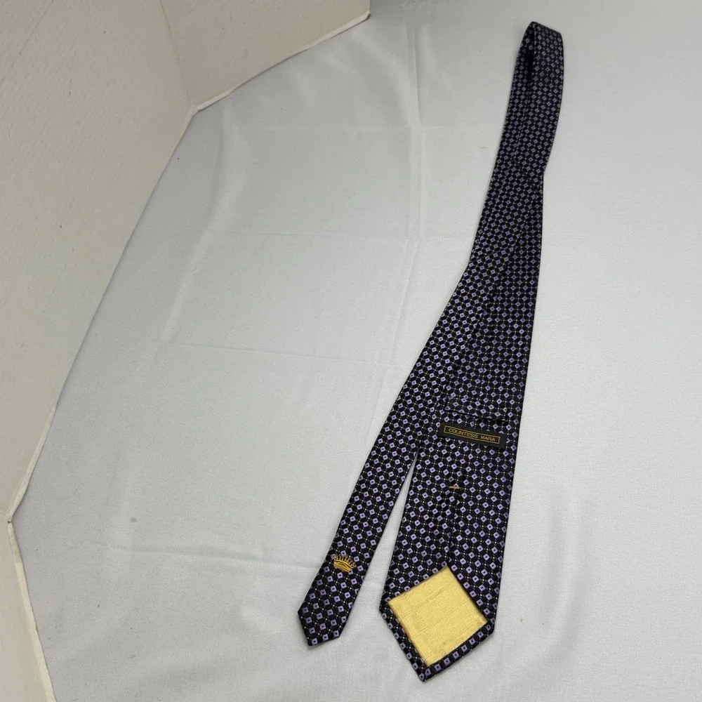 Countess Mara Tie 59